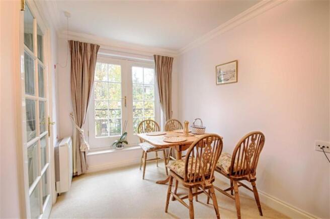 LIVING/DINING ROOM