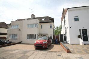 27, Kenerne Drive, Barnet EN5 2NW