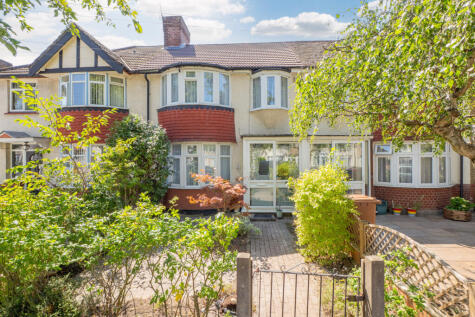 Kew Crescent, Cheam, Sutton, SM3