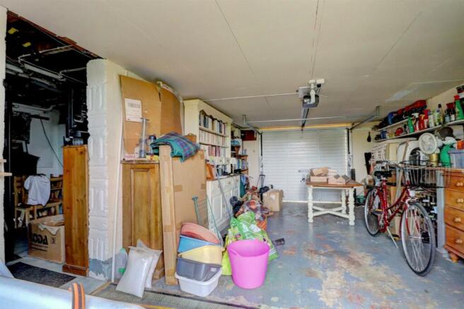 Garage.jpg