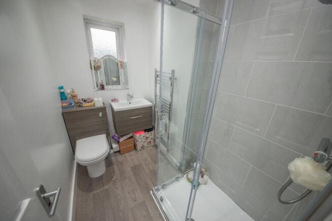 EN SUITE