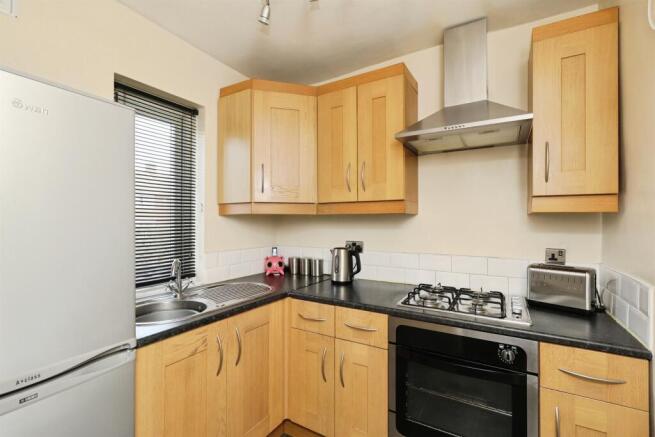 3 bed Semi-Detached for sale Image 6