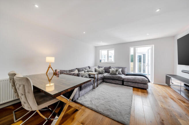 1435366-9-69ca718...