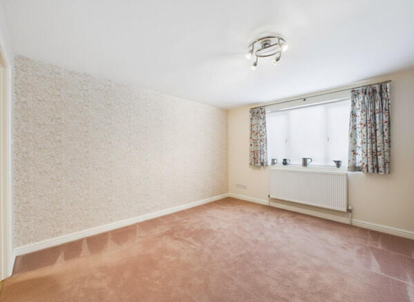 4 bed Semi-Detached for sale Image 11