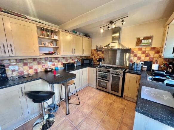 Bramleys Estate Agents - Caldercroft - Elland (4).