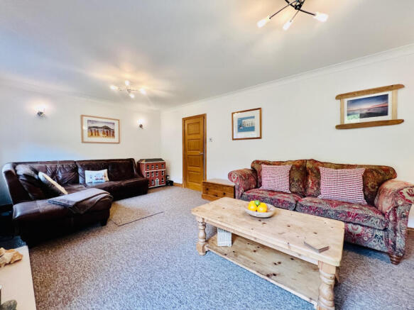 4 bed Detached for sale Image 4