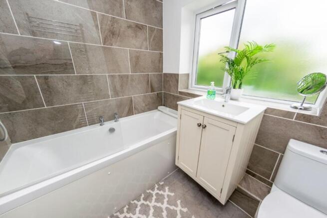 3 bed Semi-Detached for sale Image 8