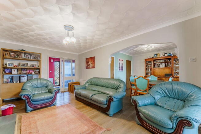 4 bed Detached for sale Image 6