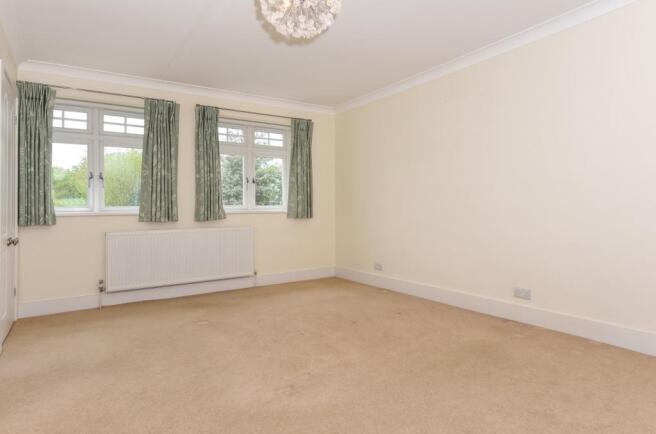 6 bedroom property t