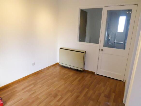 LIVING ROOM.jpg