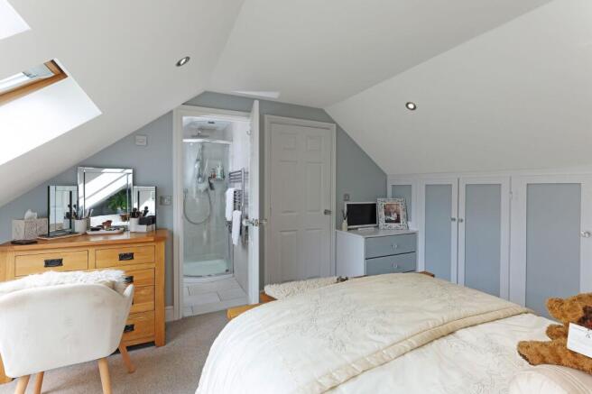 3 bed Semi-Detached for sale Image 7