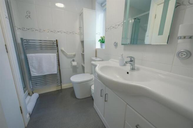 3 bed Bungalow for sale Image 11
