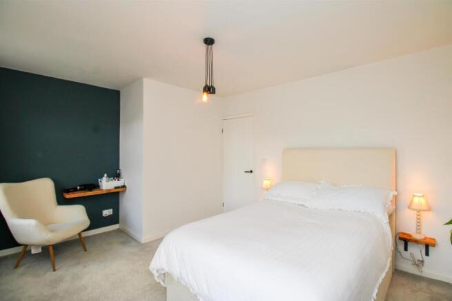 2 bed Semi-Detached for sale Image 8