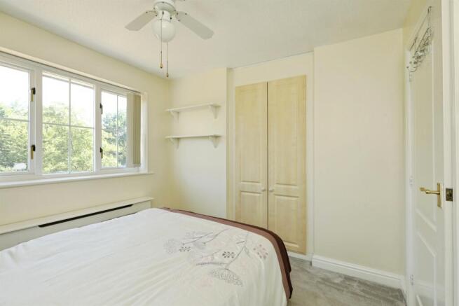 4 bed Detached for sale Image 11