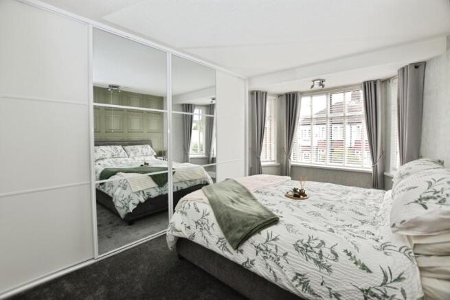 4 bed Semi-Detached for sale Image 8