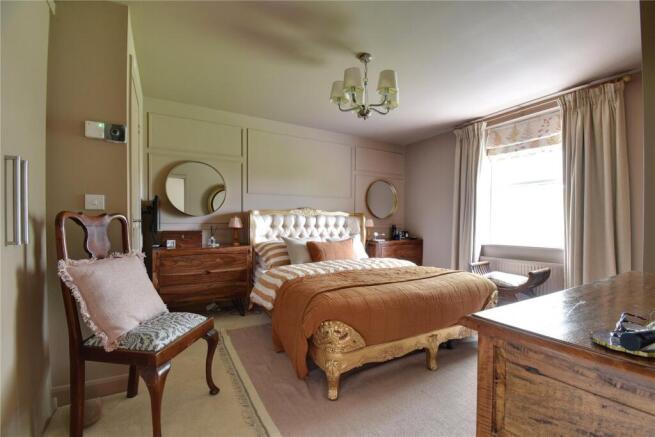 4 bed Detached for sale Image 10