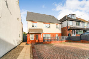 Flat 2, 21 Aragon House, Yeovil Road, Farnborough GU14 6EX