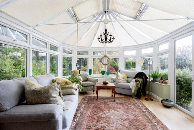 5 bed Detached for sale Image 5