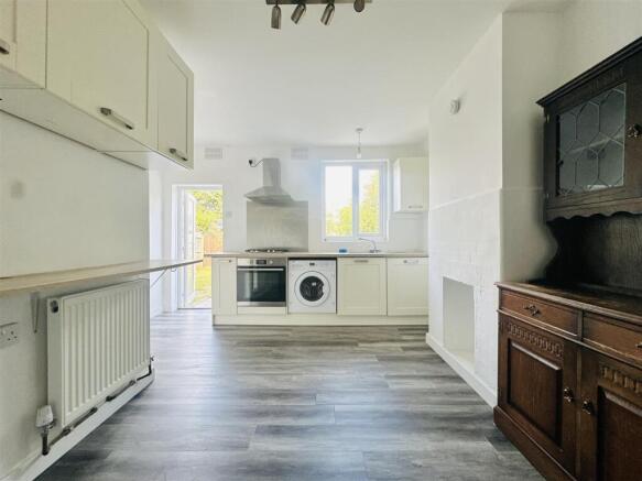 KITCHEN / DINER
