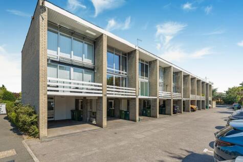 Manygate Lane, Shepperton, TW17