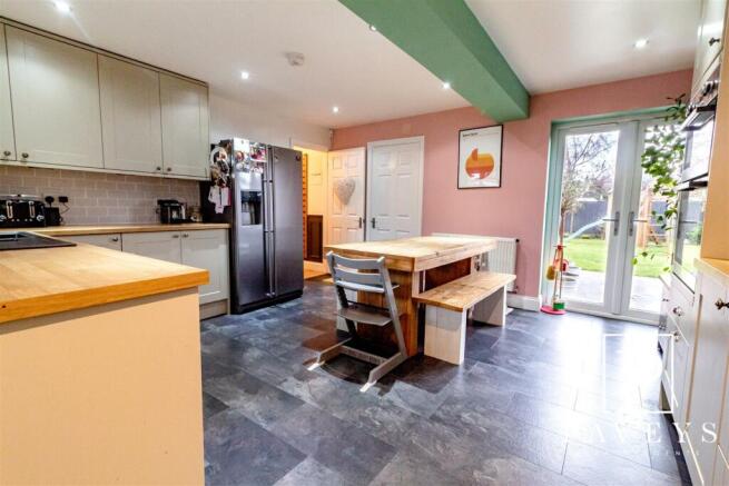 KITCHEN BREAKFAST ROOM