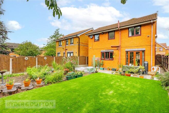 4 bed Detached for sale Image 10