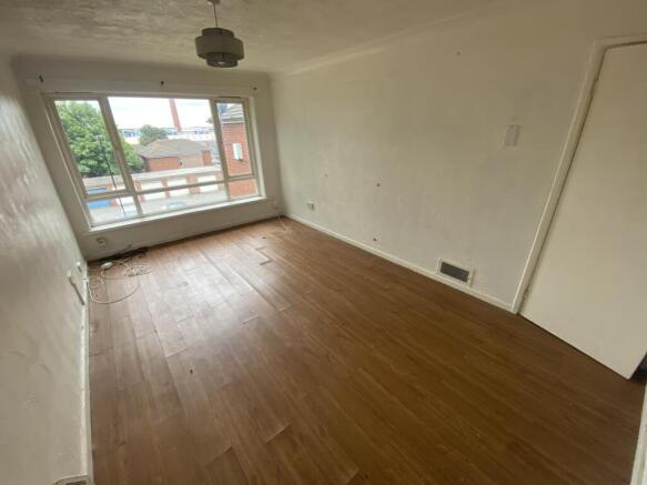 2 bed Flat for sale Image 5