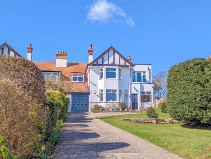 Seacroft Esplanade, Skegness, PE25