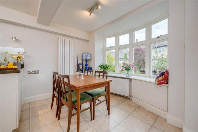 4 bed Semi-Detached for sale Image 6