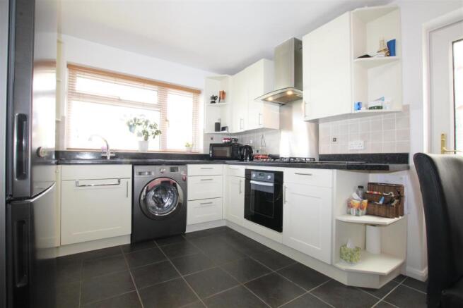 KITCHEN / BREAKFAST ROOM