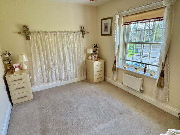 4 bed Detached for sale Image 12