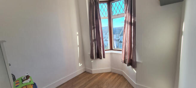 FRONT BEDROOM