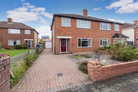 St Andrews Close, Old Windsor, SL4