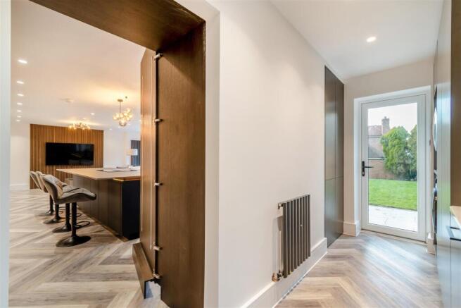 8628166-interior22.jpg