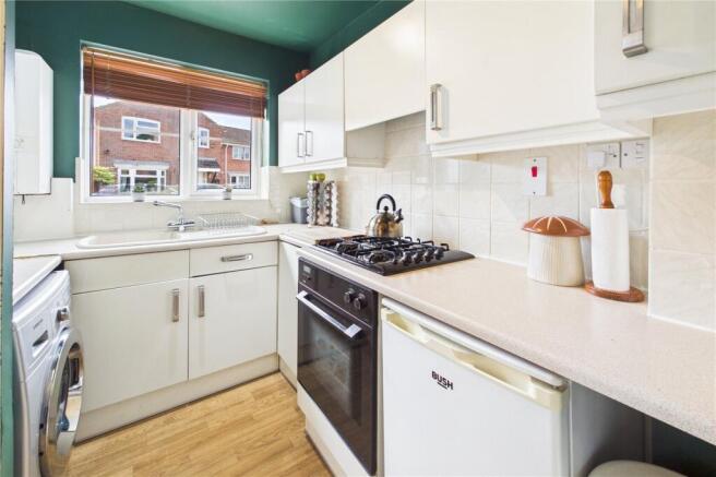 Spurcroft Road, Thatcham, Berkshire, RG19 photo 2