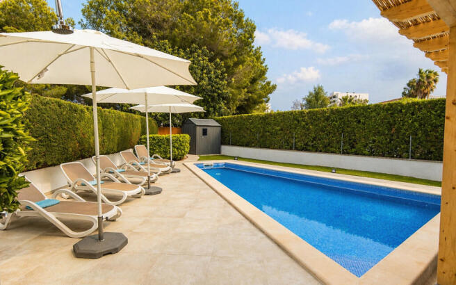 Pool terrace