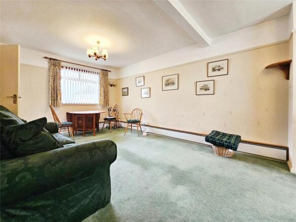 Lounge/Bedroom 2