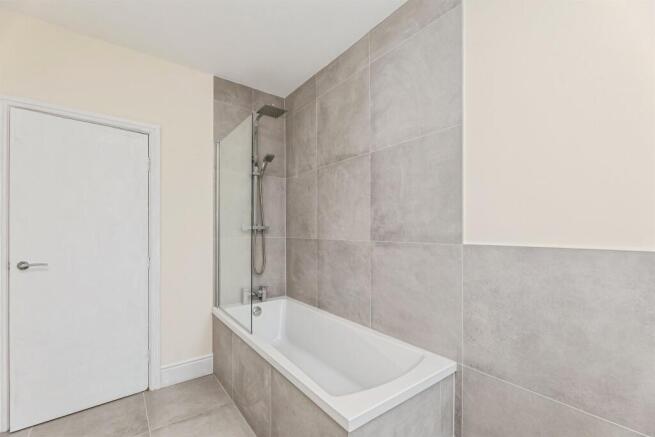 4 bed Semi-Detached for sale Image 11