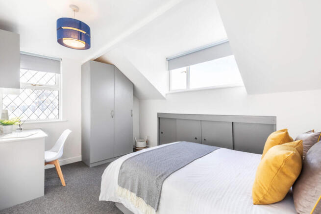 6 bed House to rent Image 4