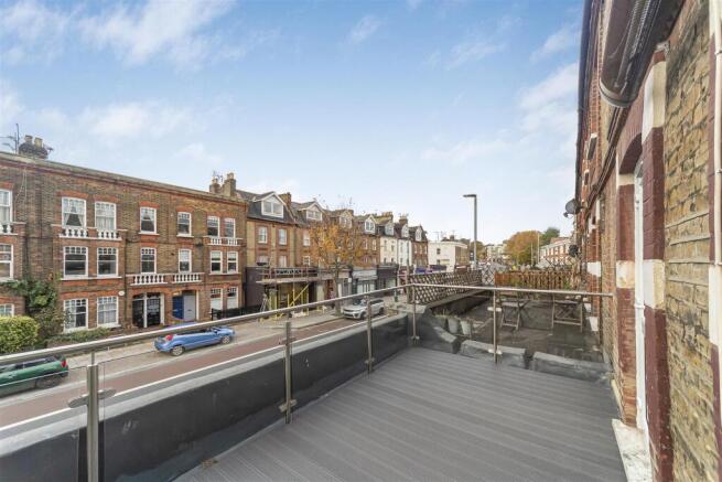 Eden_Harper_Queenstown RdSW8