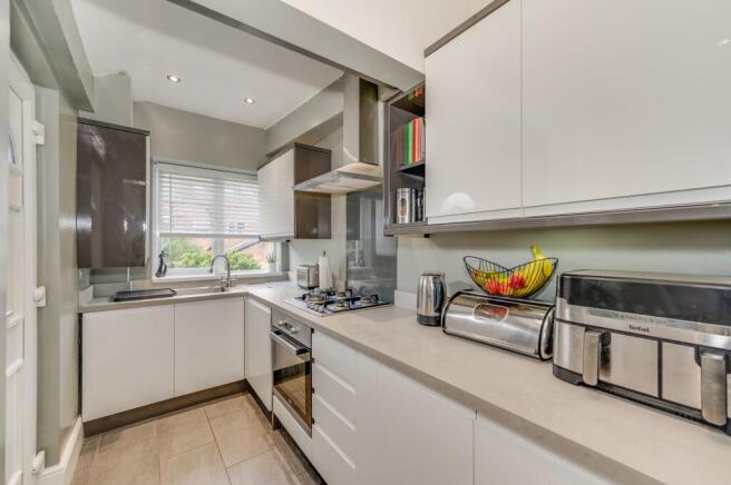 3 bed Terraced for sale Image 6