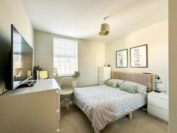 Bedroom 1 (2)