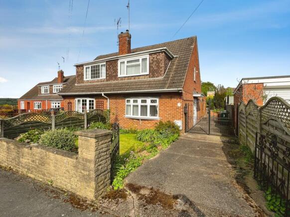 3-bed semi-detached on Exeter Close, Midway, DE11, £225,000
