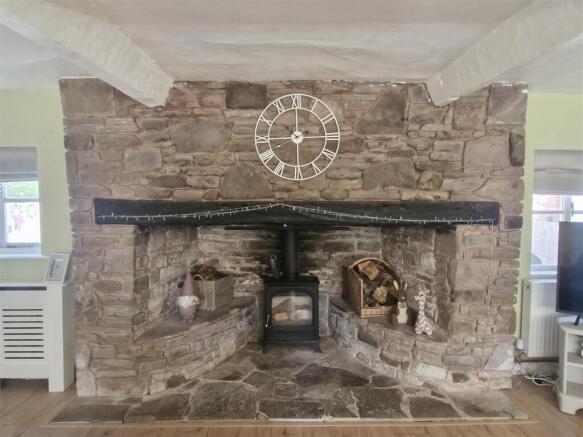 fireplace 1.jpg