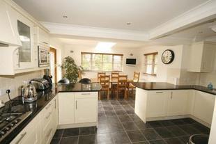 Kit/Breakfast Room