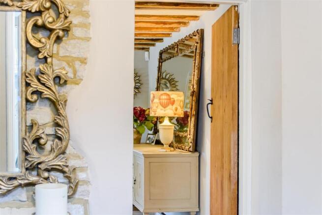 8304455-interior18.jpg