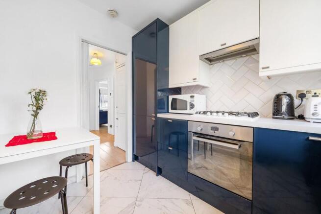 Kitchen (2).JPG