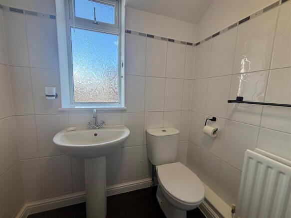 bathroom1.jpg