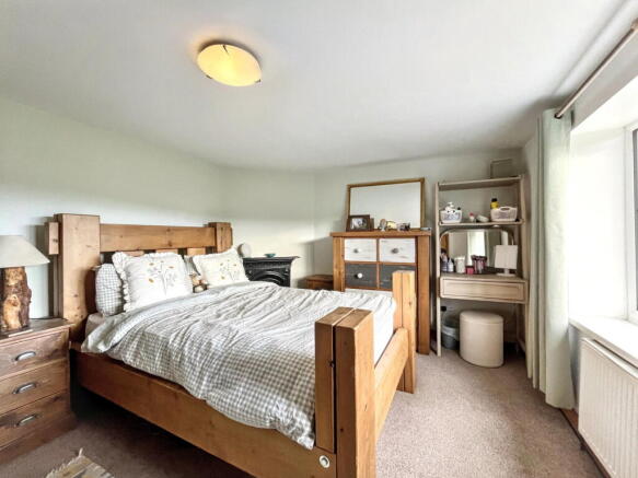3 bed Terraced for sale Image 9