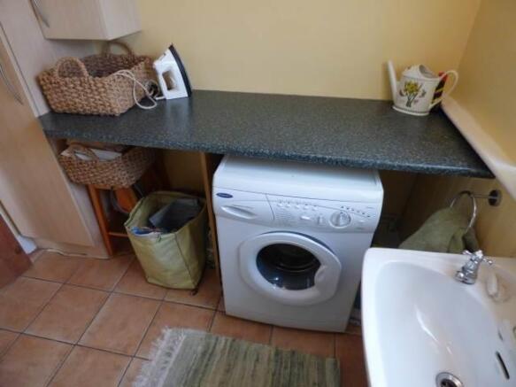 469utility shower room 2.jpg